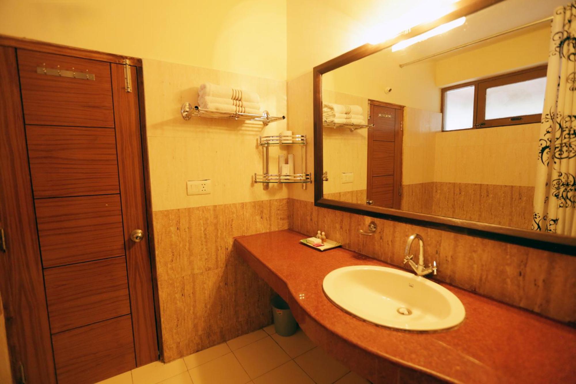 Hotel Glacier Resort Manali  Ngoại thất bức ảnh